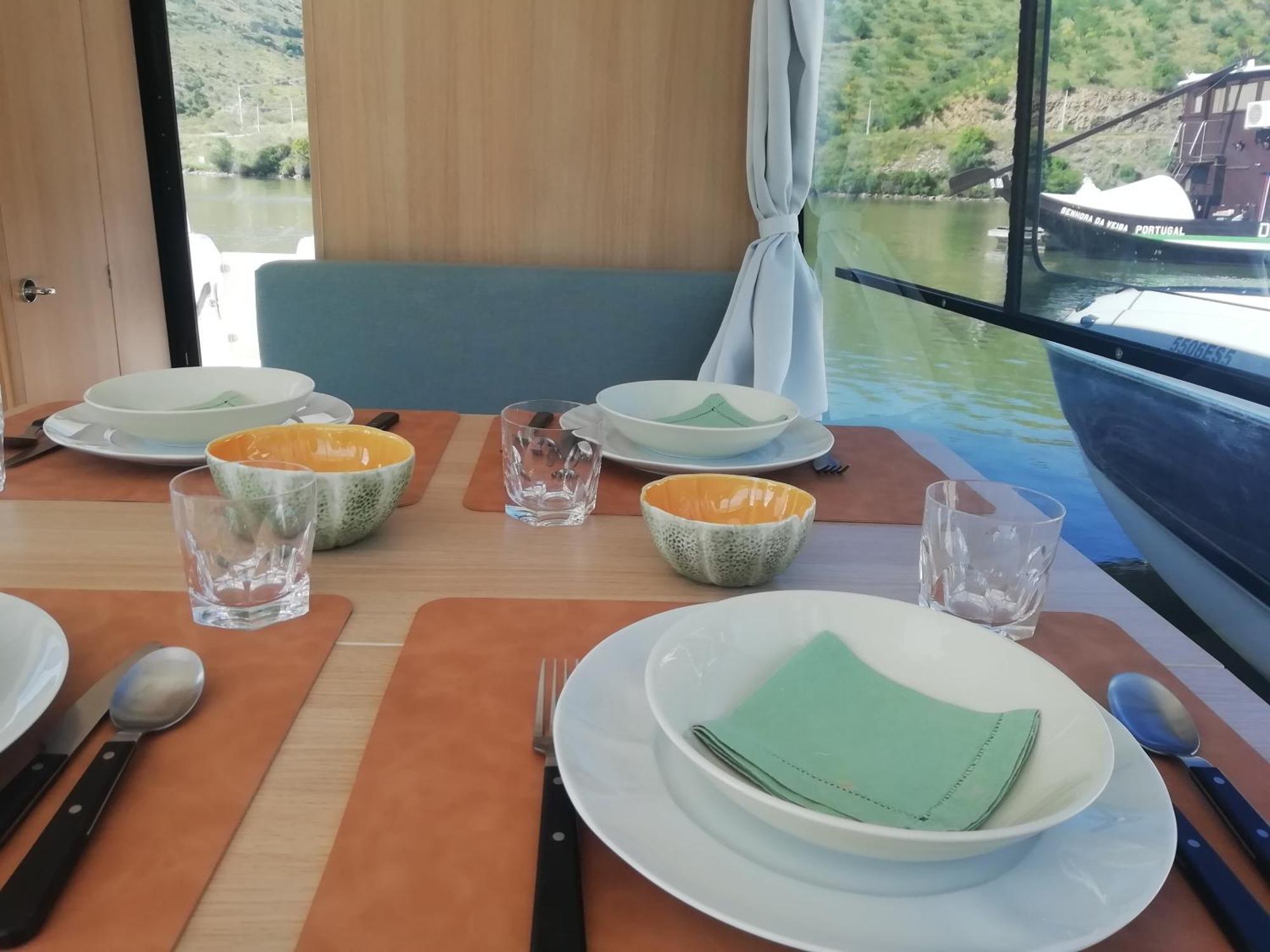 Koolhouse Boat Hotel Vila Nova de Foz Coa Buitenkant foto
